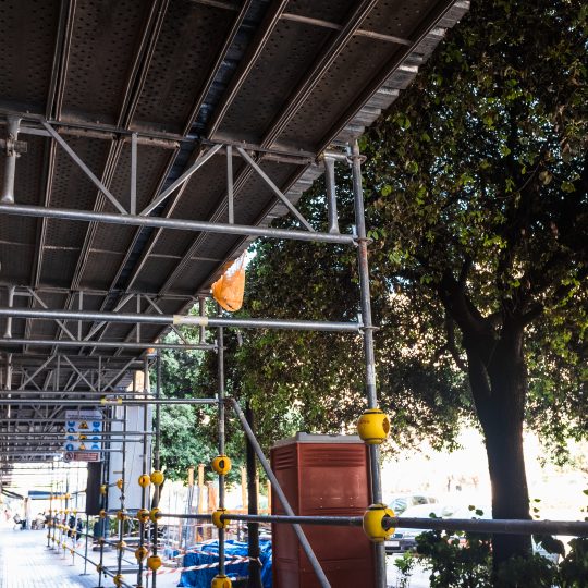 https://ekacontracting.com/wp-content/uploads/2015/04/metal-scaffolding-placed-on-the-street-during-the-2022-05-31-04-56-06-utc-540x540.jpg