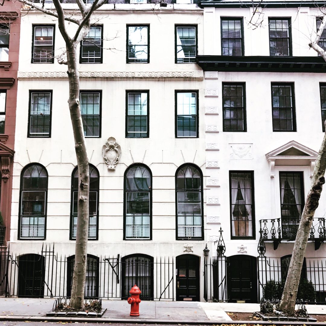 https://ekacontracting.com/wp-content/uploads/2015/05/brownstones-on-a-quaint-street-in-manhattan-2022-11-01-08-14-05-utc-1080x1080.jpg