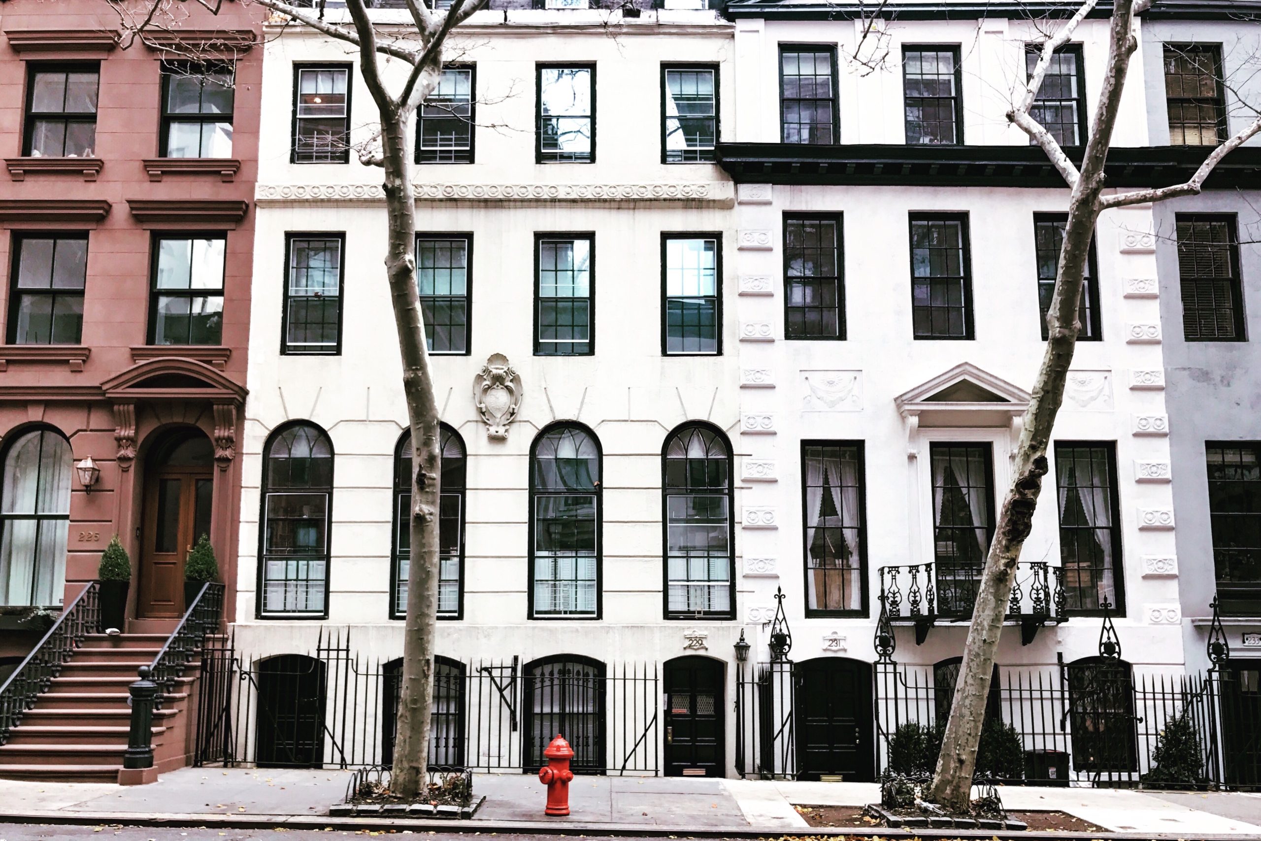 https://ekacontracting.com/wp-content/uploads/2015/05/brownstones-on-a-quaint-street-in-manhattan-2022-11-01-08-14-05-utc-scaled.jpg